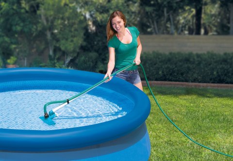 Zestaw Czyszczący Do Czyszczenia Basenów Z Odkurzaczem Wodnym 28002 Intex