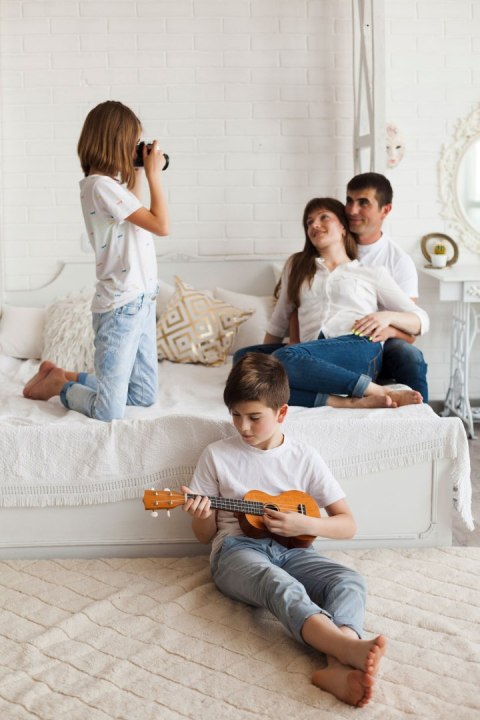 Gitara Ukulele Dla Dzieci Drewniana 4 Struny Nylonowe Ecotoys